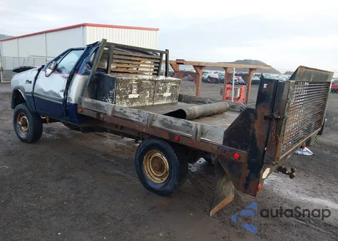 1992 Dodge W-Series W200/W250 z USA, uszkodzony, nr VIN 1B7KM26C3NS589745